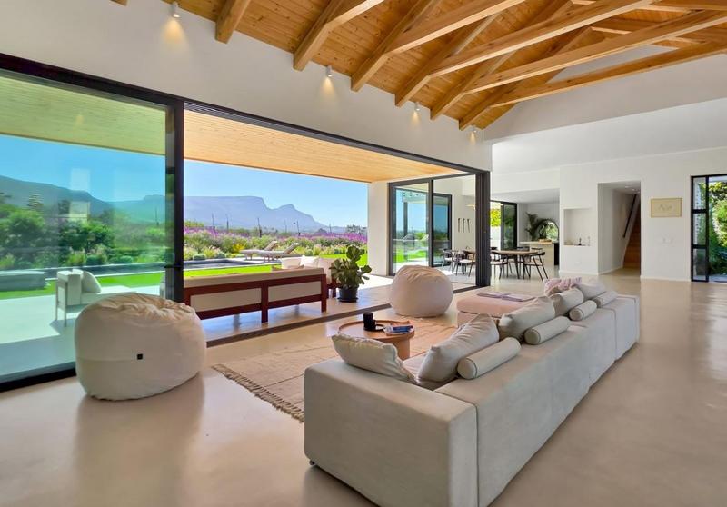 4 Bedroom Property for Sale in Zwaanswyk Western Cape